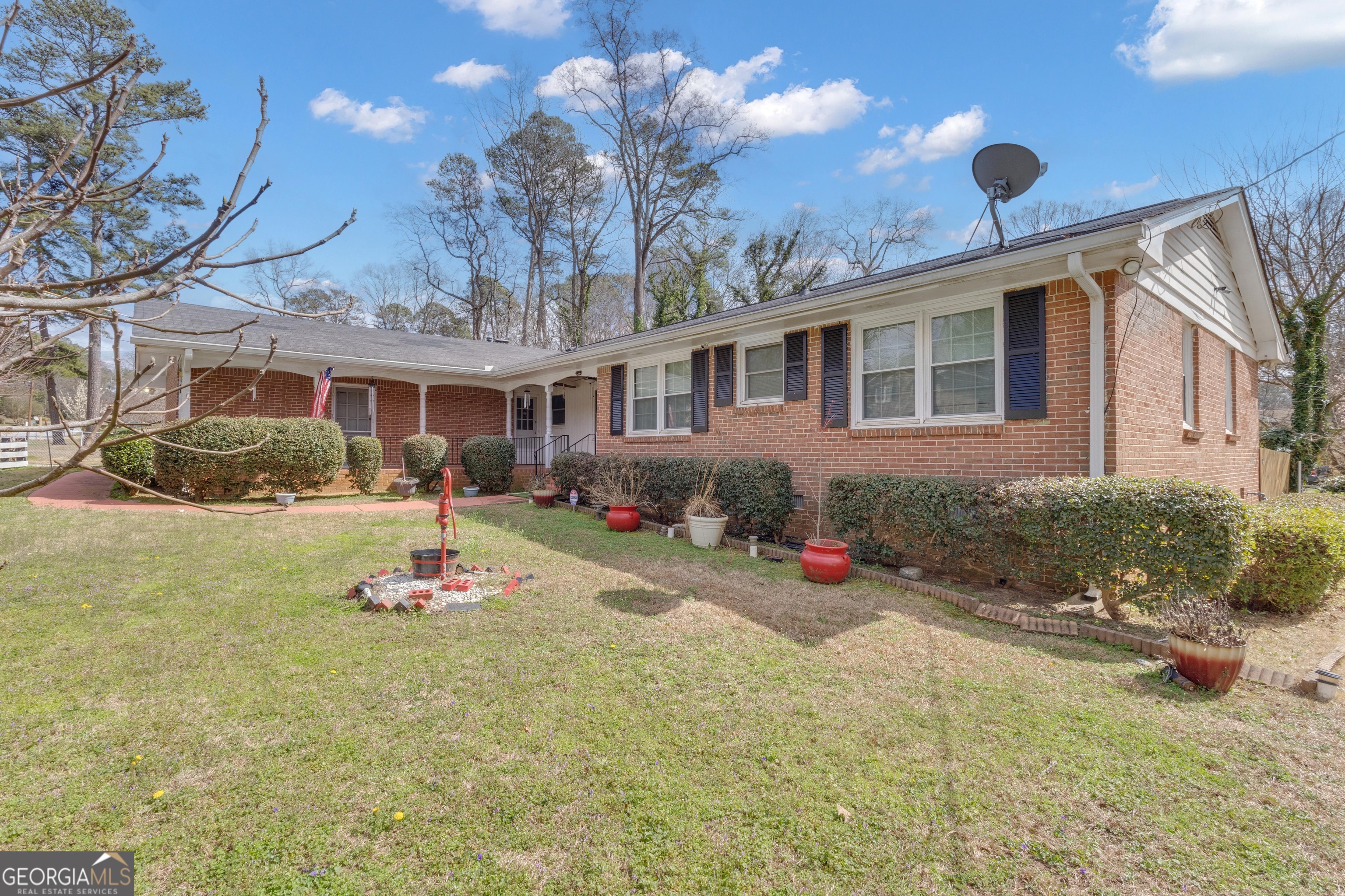 1153 Forest Heights Road Stone Mountain, GA 30083 - Photo 5 of 49