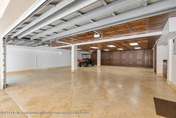 a view of a garage