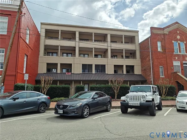 a car parked in front of a building