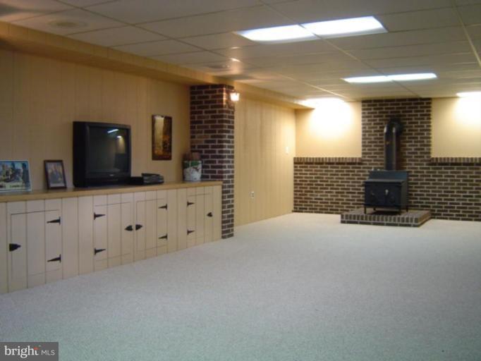 21635 Keeney Road Freeland, MD 21053 - Photo 16 of 30 Family Room 15'X35' with new carpet!