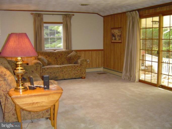 21635 Keeney Road Freeland, MD 21053 - Photo 6 of 30 Bright Spacious Living Room