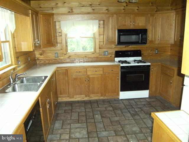 661 Woodburne Road Lewisberry, PA 17339 - Photo 7 of 12 Gallery Image 7