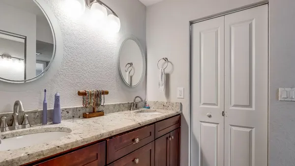 $333,500 | 303 Lakeview Drive, Unit 102, Weston, FL 33326
