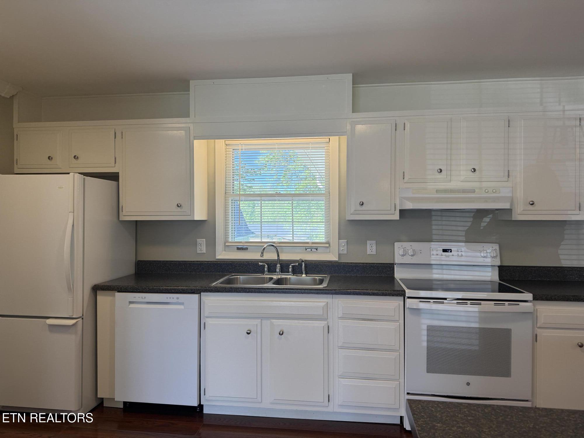 7716 Ashley Road, Unit 7 Powell, TN 37849 - Photo 5 of 17 Kitchen