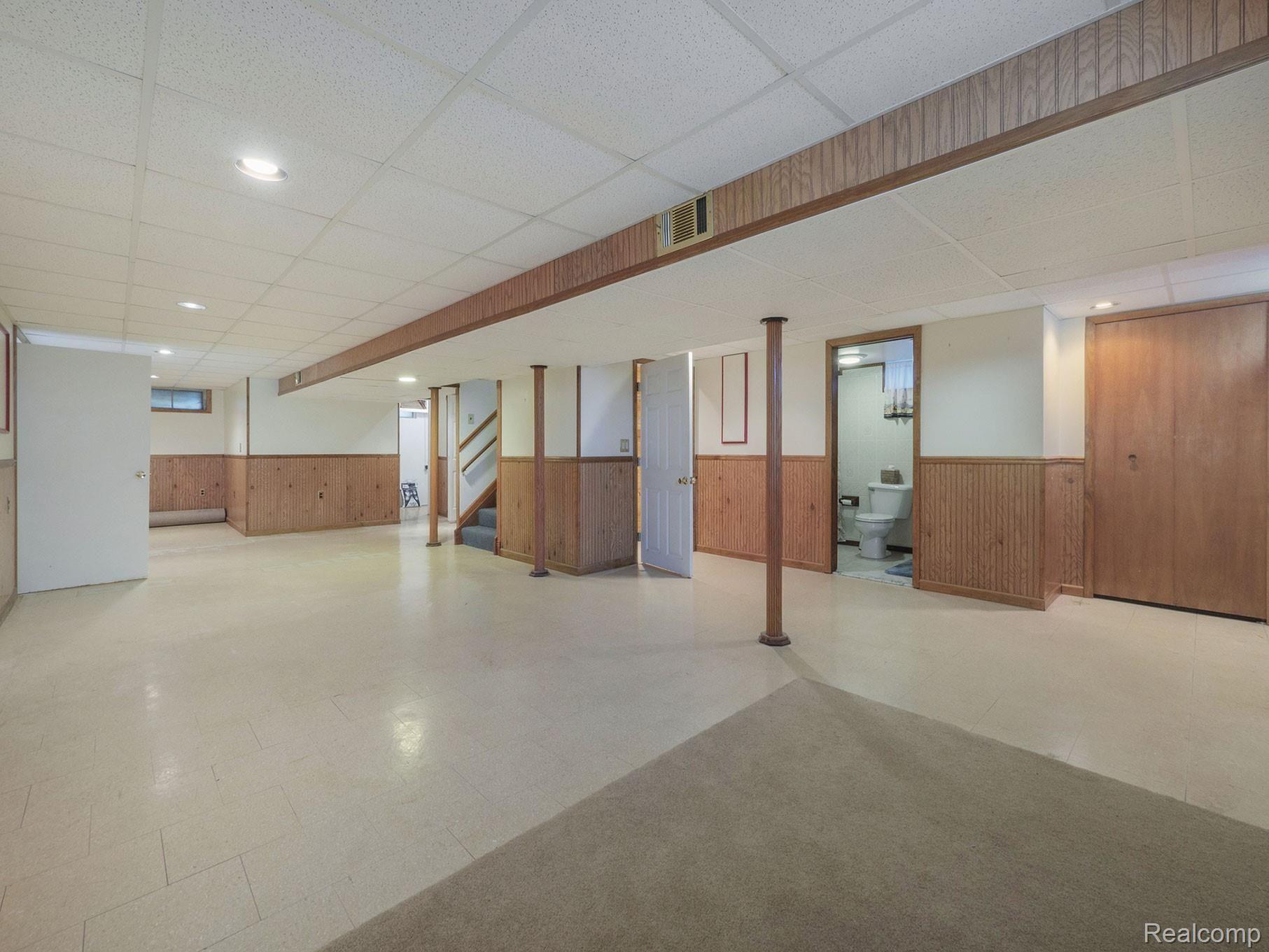 54800 9 Mile Road South Lyon, MI 48178 - Photo 27 of 31 photo_180.jpg