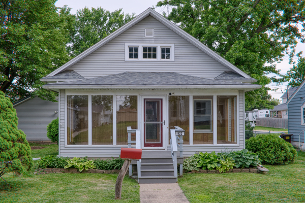 922 9th Avenue Fulton, IL 61252 - Photo 1 of 31