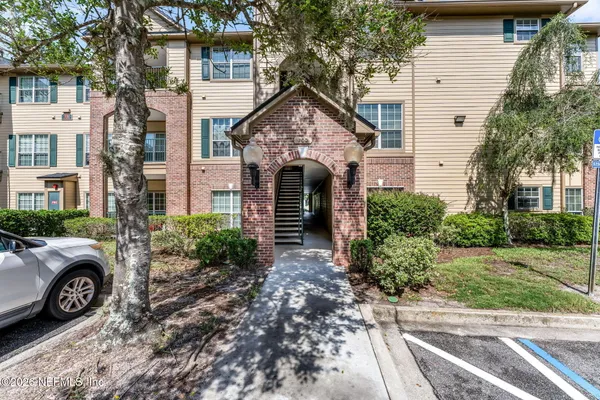 $175,000 | 7800 Point Meadows Drive, Unit 712, Jacksonville, FL 32256