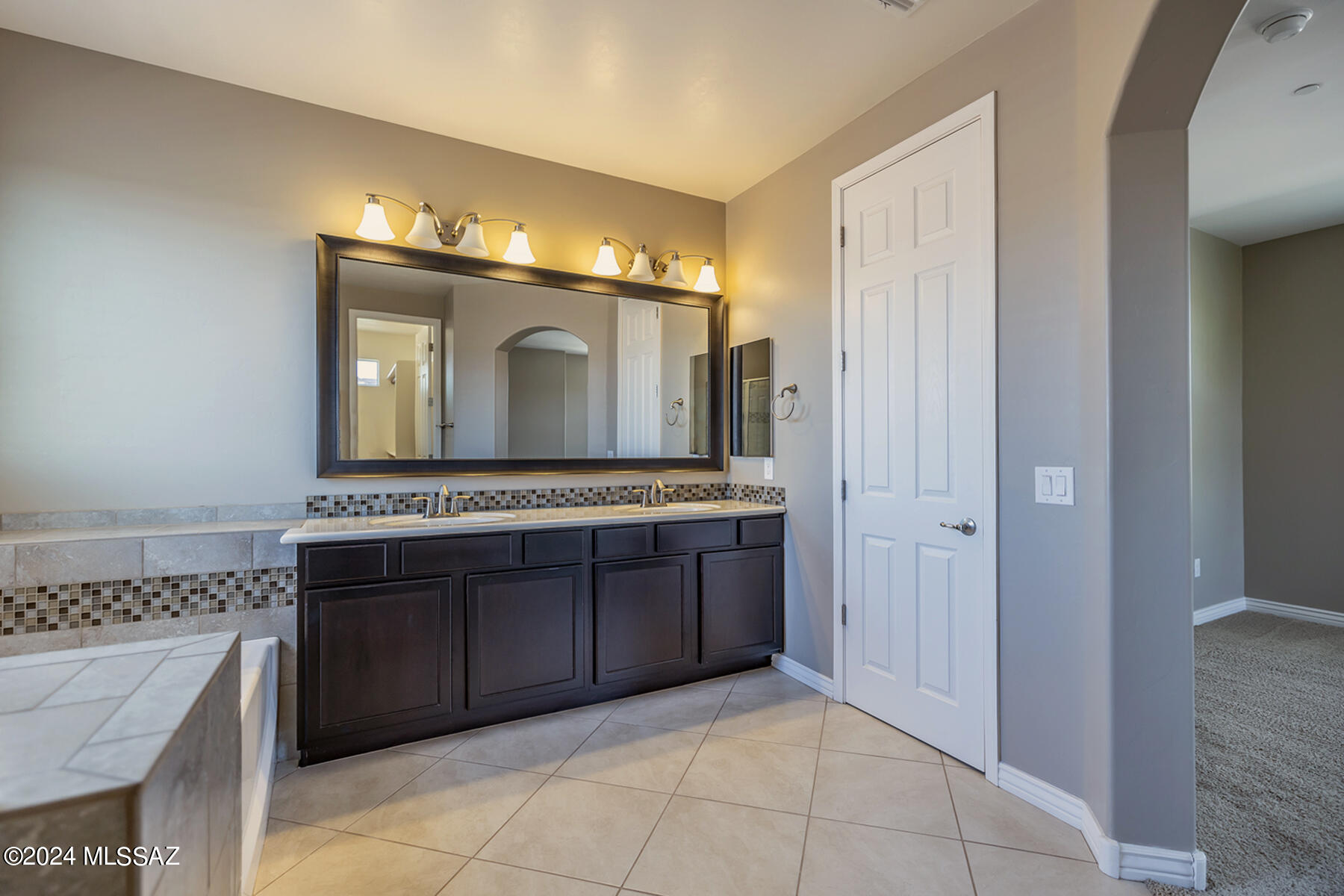 8526 North Gaetano Loop Tucson, AZ 85742 - Photo 27 of 49