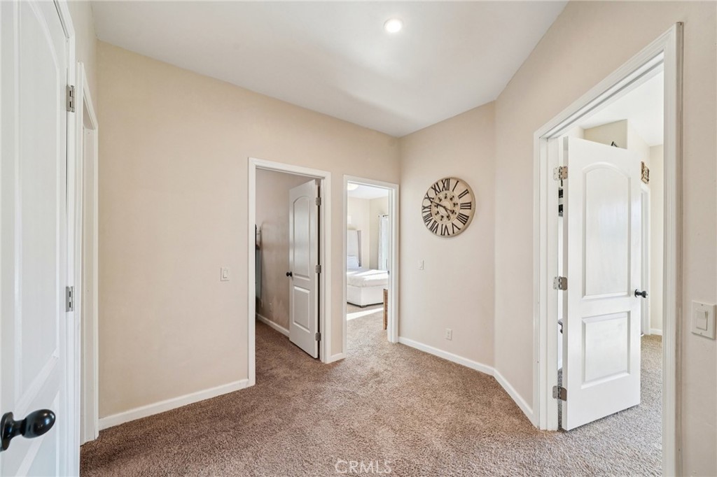 26845 Modoc Lane Lake Arrowhead, CA 92352 - Photo 25 of 56 a view of an empty room and a window