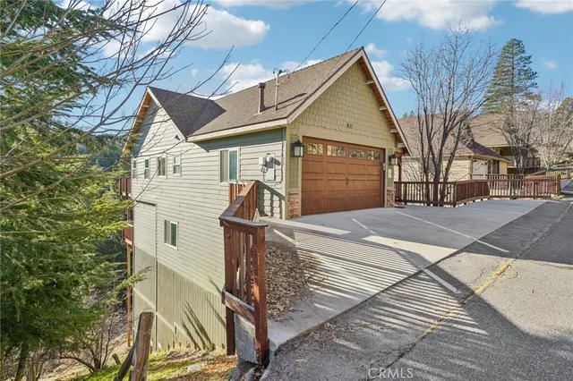 $885,000 | 26845 Modoc Lane, Lake Arrowhead, CA 92352