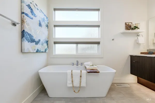 $695,000 | 1425 East Jade Creek Street, Eagle, ID 83616