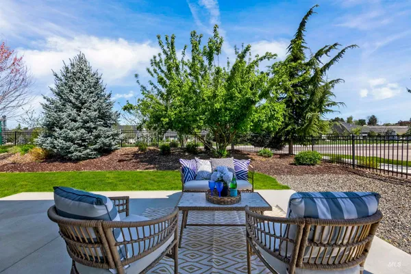 $695,000 | 1425 East Jade Creek Street, Eagle, ID 83616