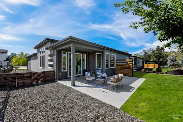 $695,000 | 1425 East Jade Creek Street, Eagle, ID 83616