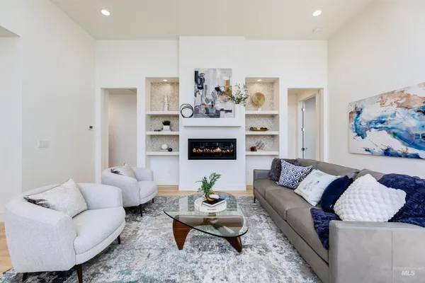 $695,000 | 1425 East Jade Creek Street, Eagle, ID 83616