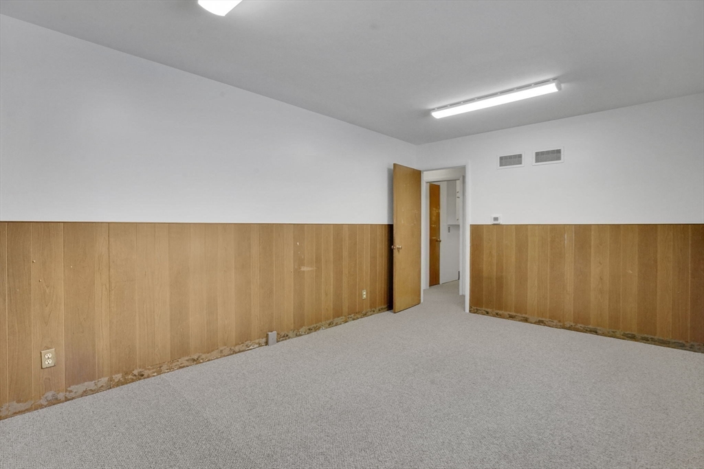 264 Sumner Avenue Springfield, MA 01108 - Photo 25 of 32 a view of a garage