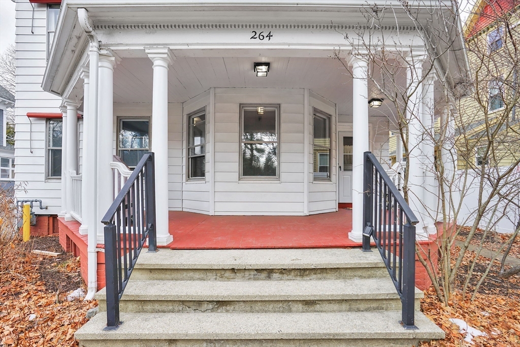 264 Sumner Avenue Springfield, MA 01108 - Photo 3 of 32