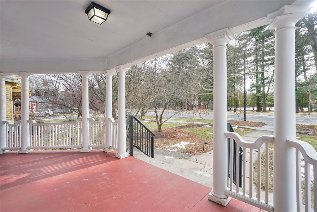 264 Sumner Avenue Springfield, MA 01108 - Photo 4 of 32