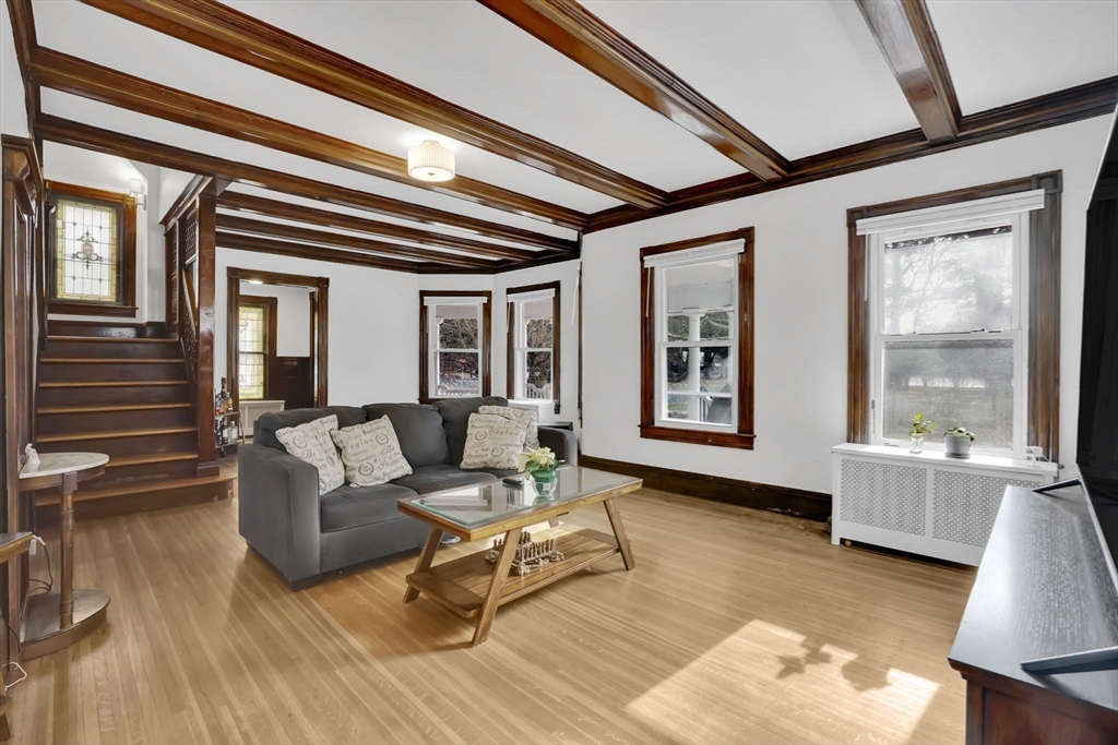 264 Sumner Avenue Springfield, MA 01108 - Photo 6 of 32 a living room with furniture and a window