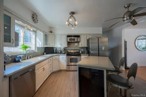 $1,599,999 | 196-11 Pompeii Avenue | Holliswood Jamaica