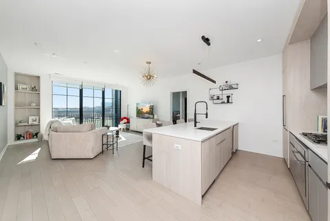 $809,000 | 1400 West Monroe Street, Unit 4A, Chicago, IL 60607