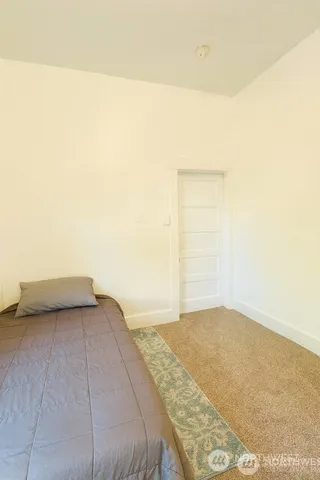 a view of a room with an empty space