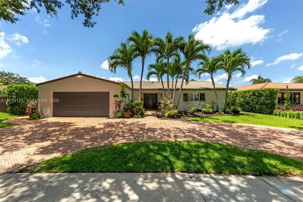 $1,060,000 | 8601 Dundee Terrace, Miami Lakes, FL 33016