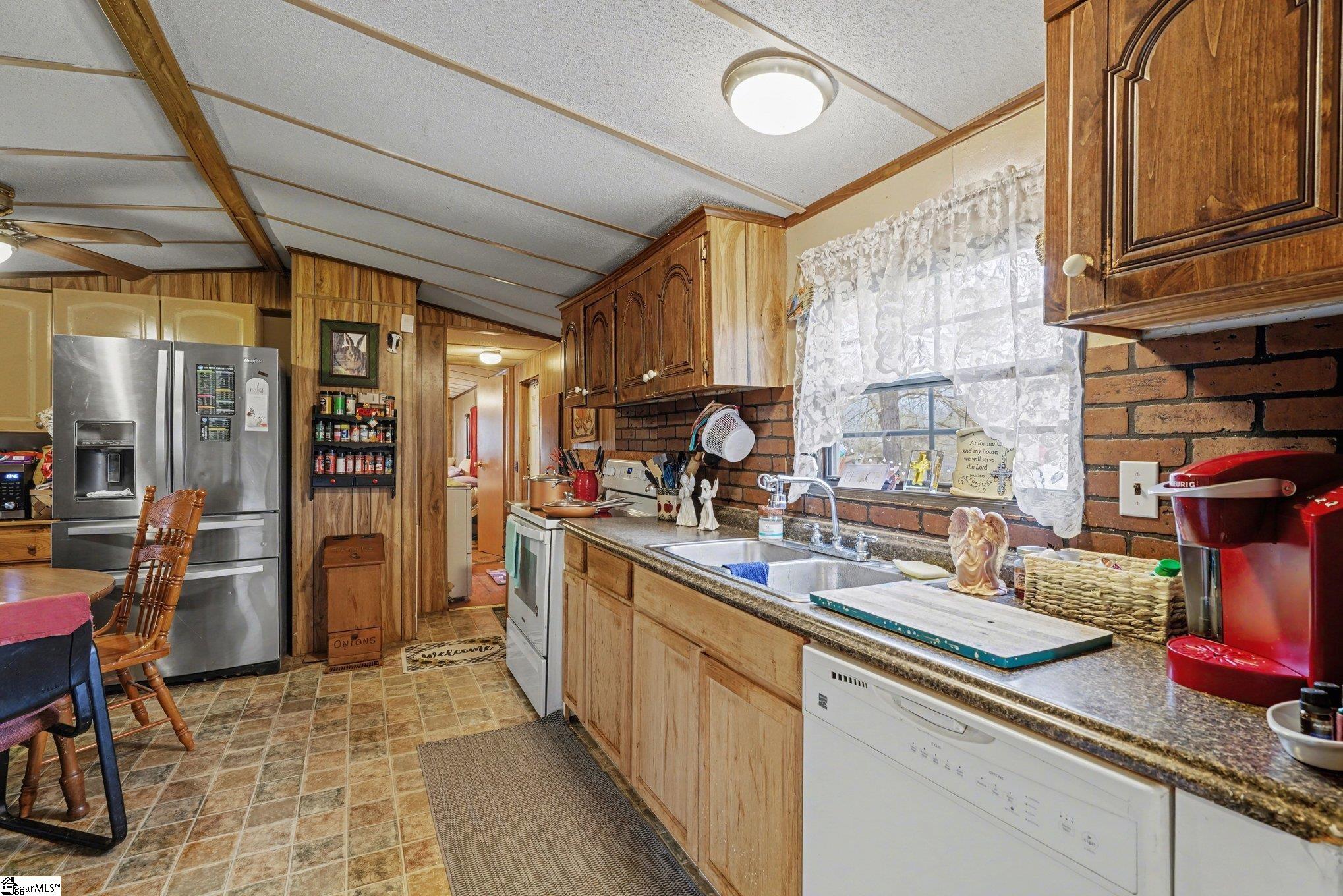 110 A Willingham Road Belton, SC 29627 - Photo 6 of 21