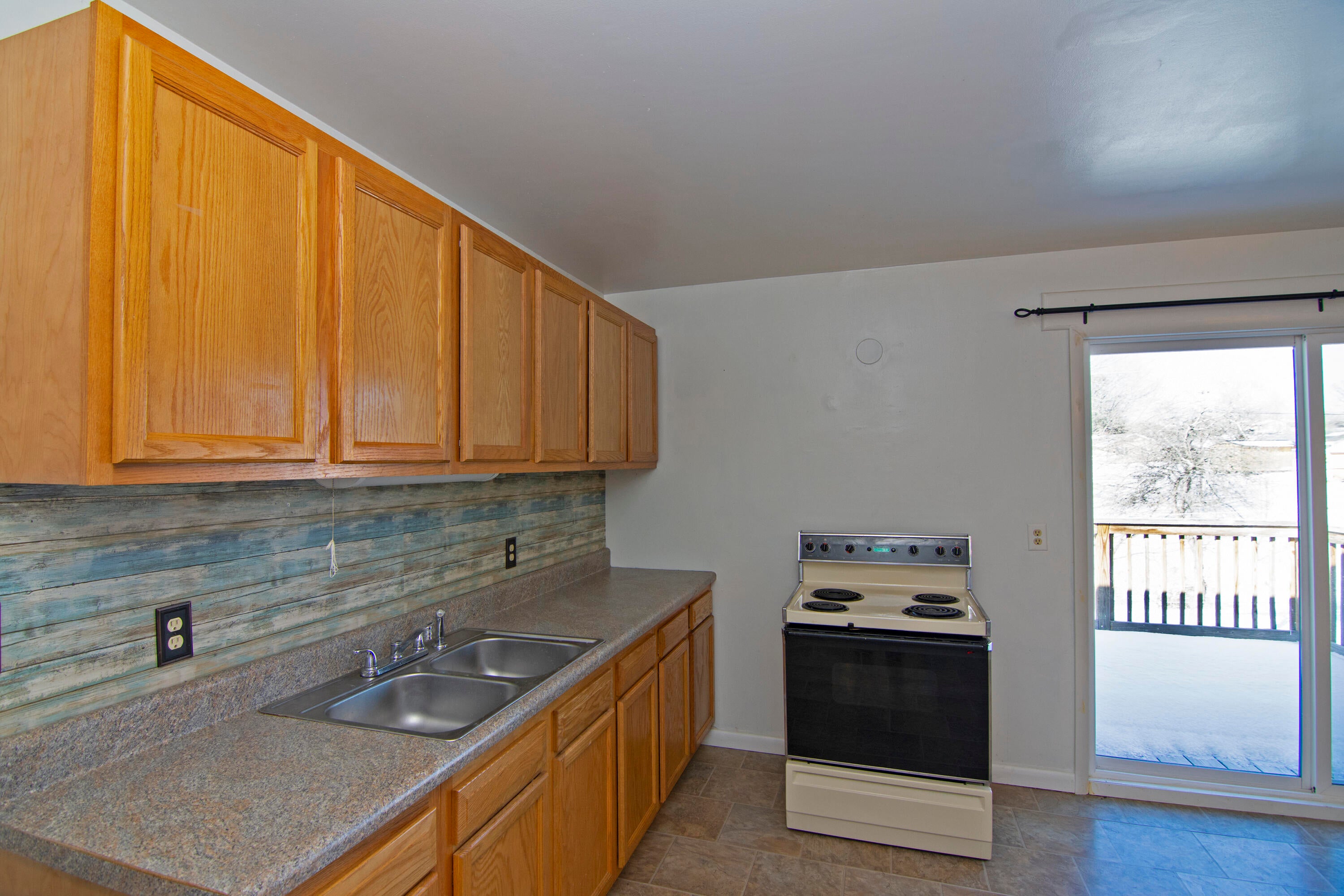 253 Sunset Cir Road Lewisburg, WV 24901 - Photo 5 of 28 Gallery Image 5