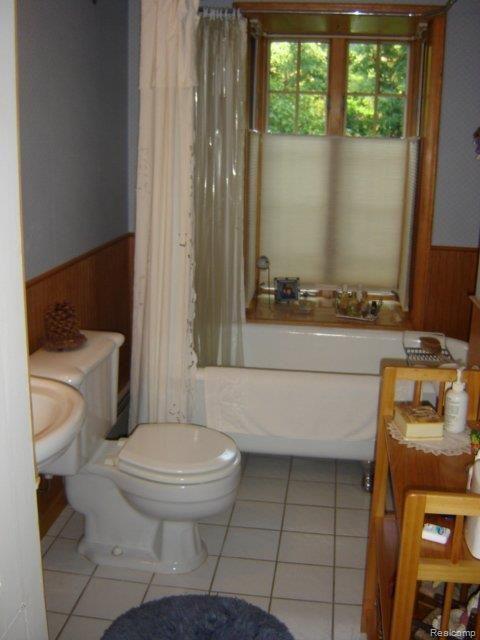 5071 Orion Road Rochester, MI 48306 - Photo 11 of 24 Guest Bath