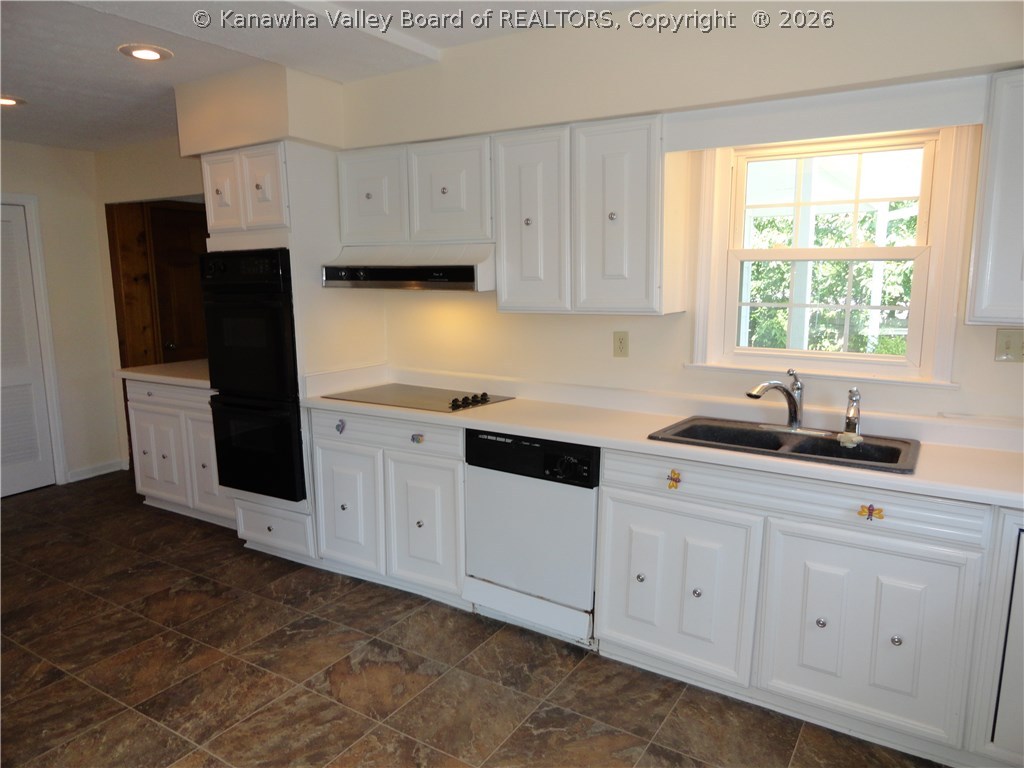 528 Ridgewood Road Huntington, WV 25701 - Photo 6 of 29 Gallery Image 6