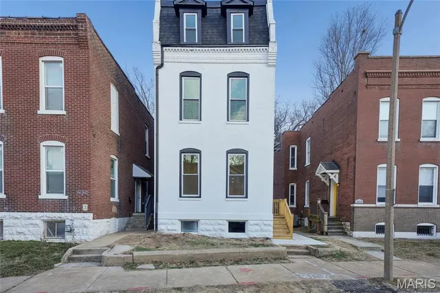 $449,900 | 2826 Texas Avenue, St. Louis, MO 63118