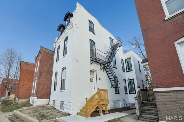 $449,900 | 2826 Texas Avenue, St. Louis, MO 63118