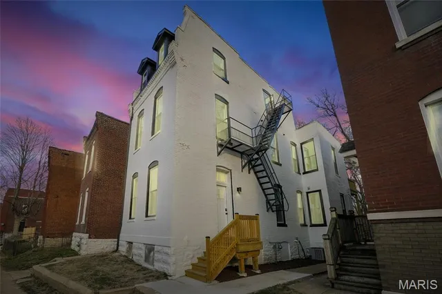 $449,900 | 2826 Texas Avenue, St. Louis, MO 63118