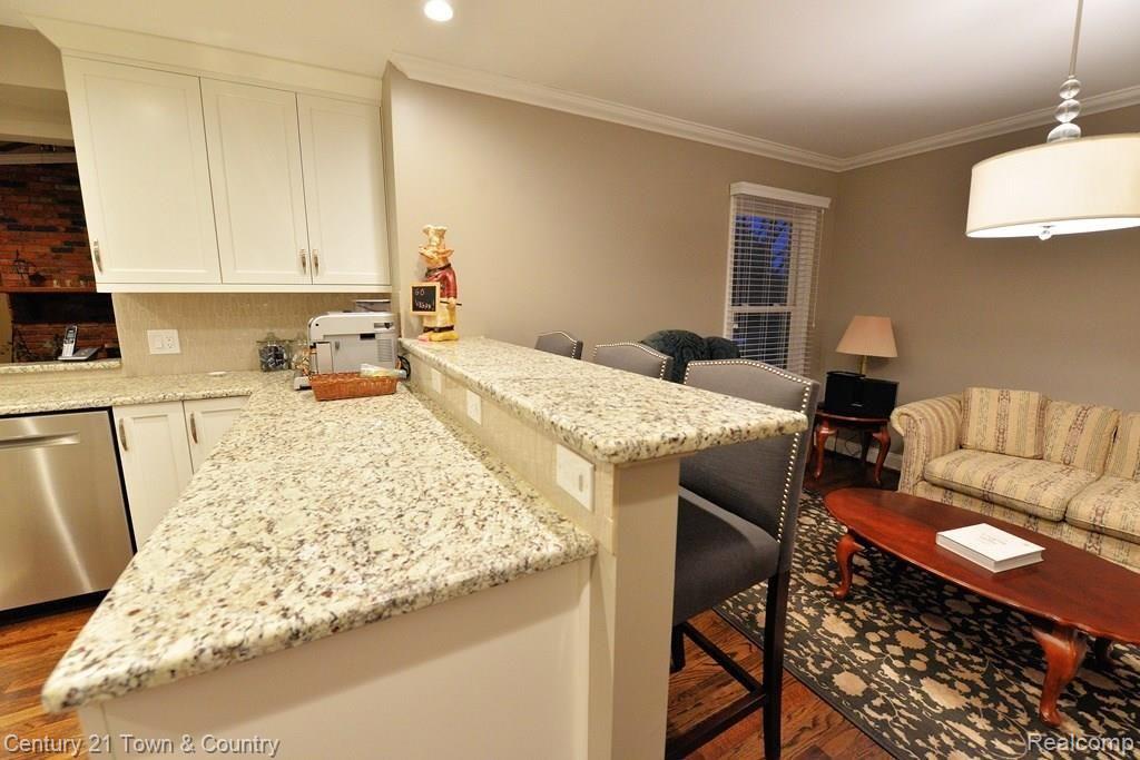 372 Shellbourne Drive Rochester Hills, MI 48309 - Photo 9 of 45