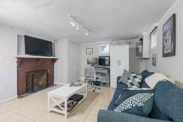 $3,800 | 20 Brae Road, Quincy, MA 02169