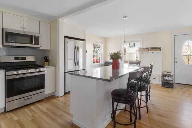 $3,800 | 20 Brae Road, Quincy, MA 02169