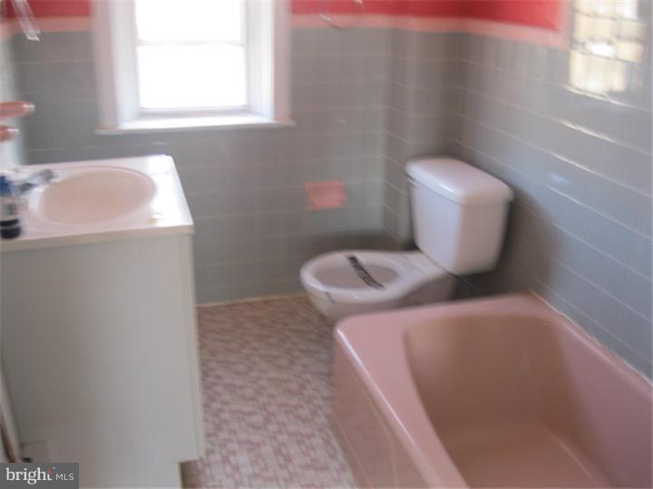 613 Copley Road Upper Darby, PA 19082 - Photo 10 of 10 Bathroom