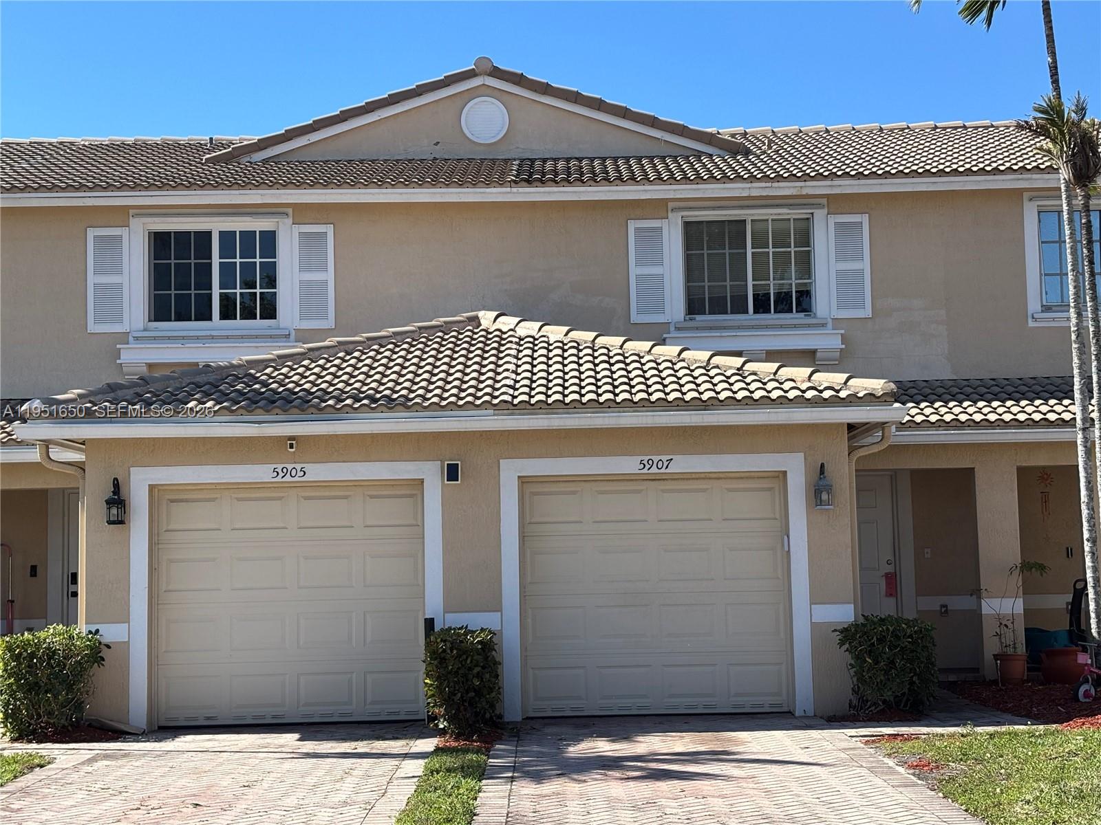 5907 Abbey Road Tamarac, FL 33321 - Photo 3 of 57