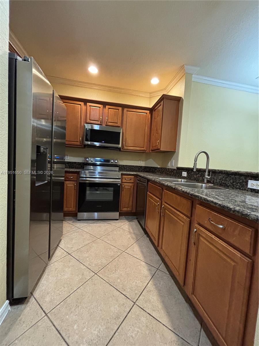 5907 Abbey Road Tamarac, FL 33321 - Photo 9 of 57