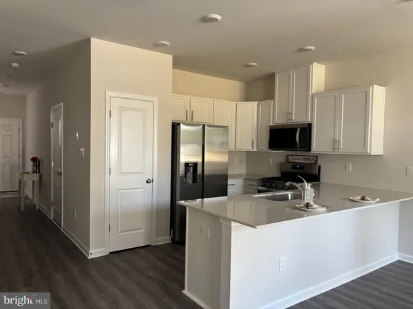 $2,950 | 60 Robert Drive, Runnemede, NJ 08078