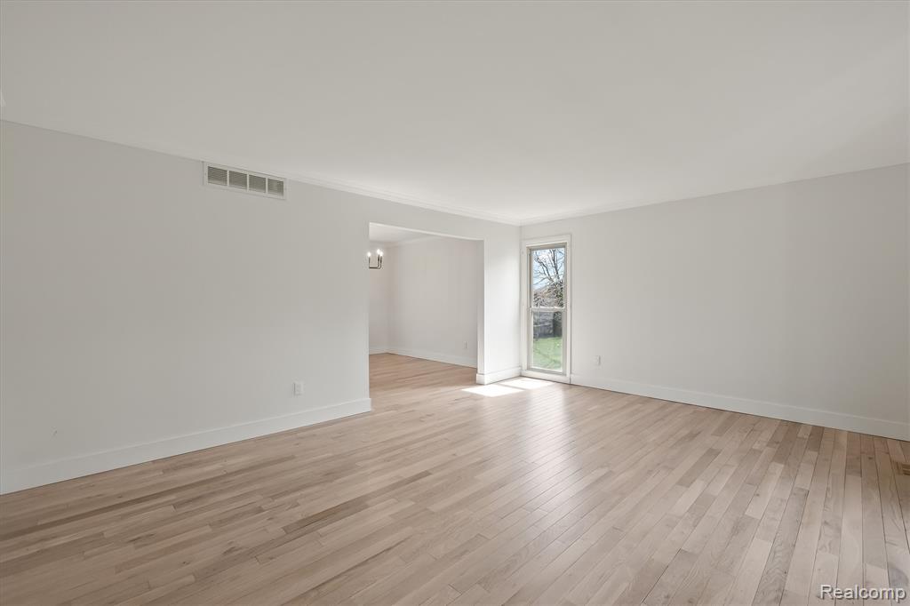 1132 Hemlock Drive Rochester, MI 48307 - Photo 10 of 49 Gallery Image 10