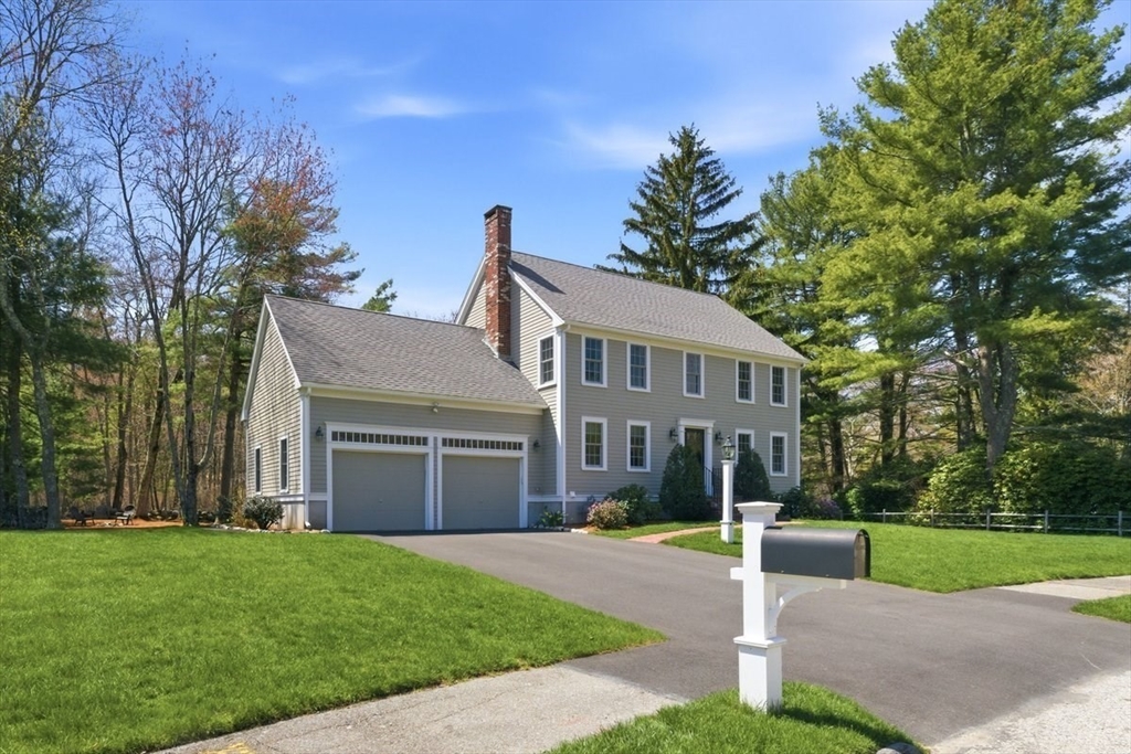 7 Tanglewood Road Walpole, MA 02032 - Photo 2 of 40