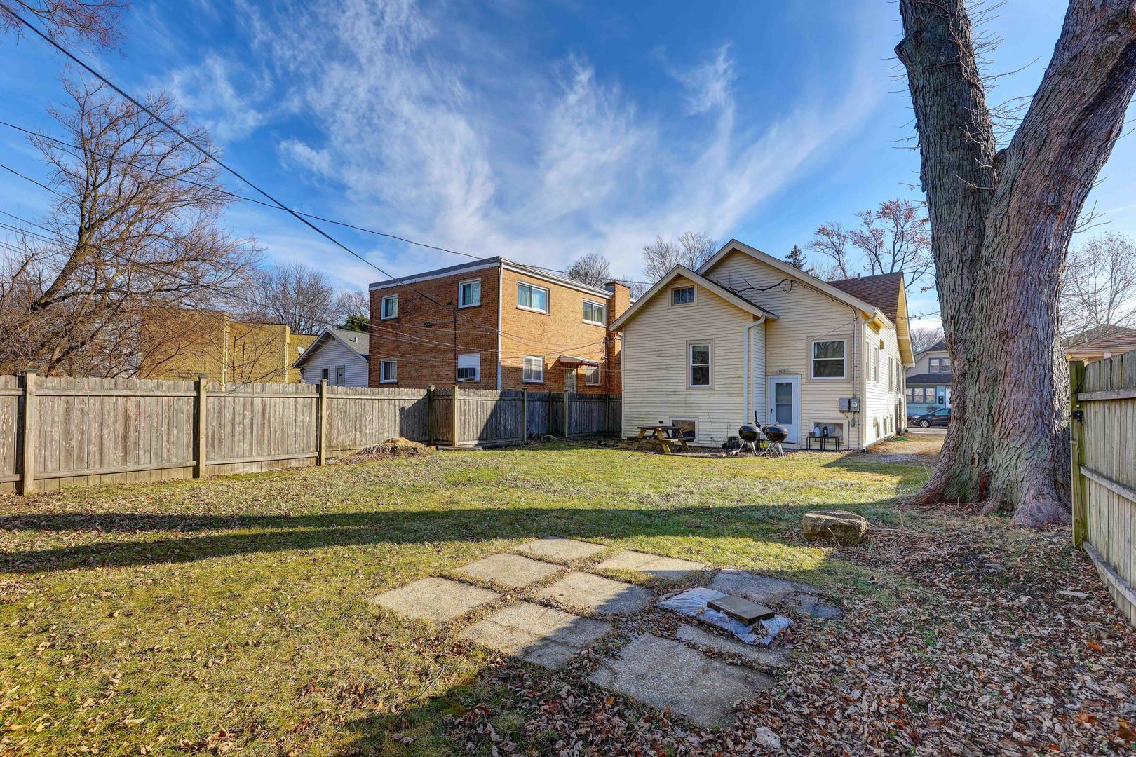 2211 Foster Street Evanston, IL 60201 - Photo 21 of 25