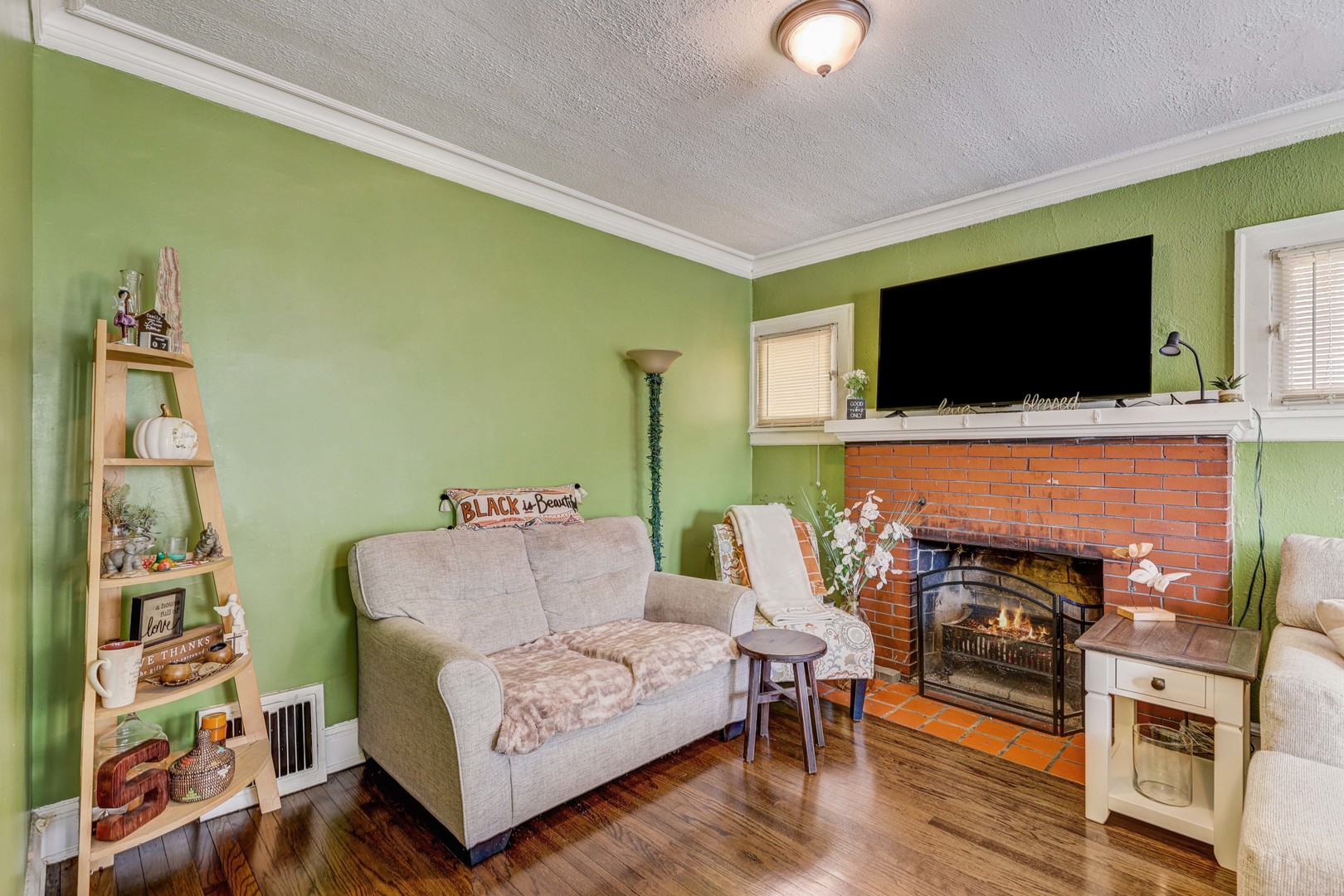 2211 Foster Street Evanston, IL 60201 - Photo 3 of 25