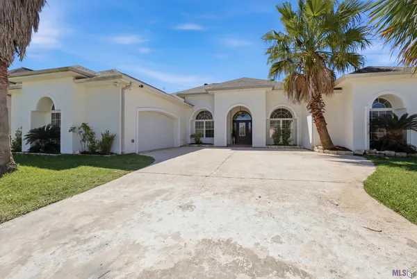 $580,000 | 4600 Glenfield Drive, Houma, LA 70360