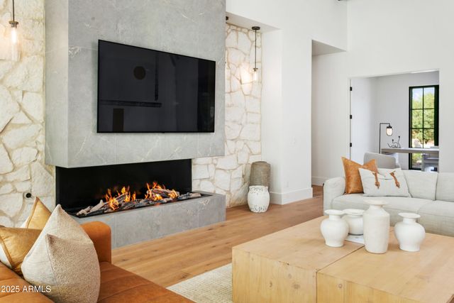 $5,180,000 | 8125 East Gail Road, Scottsdale, AZ 85260