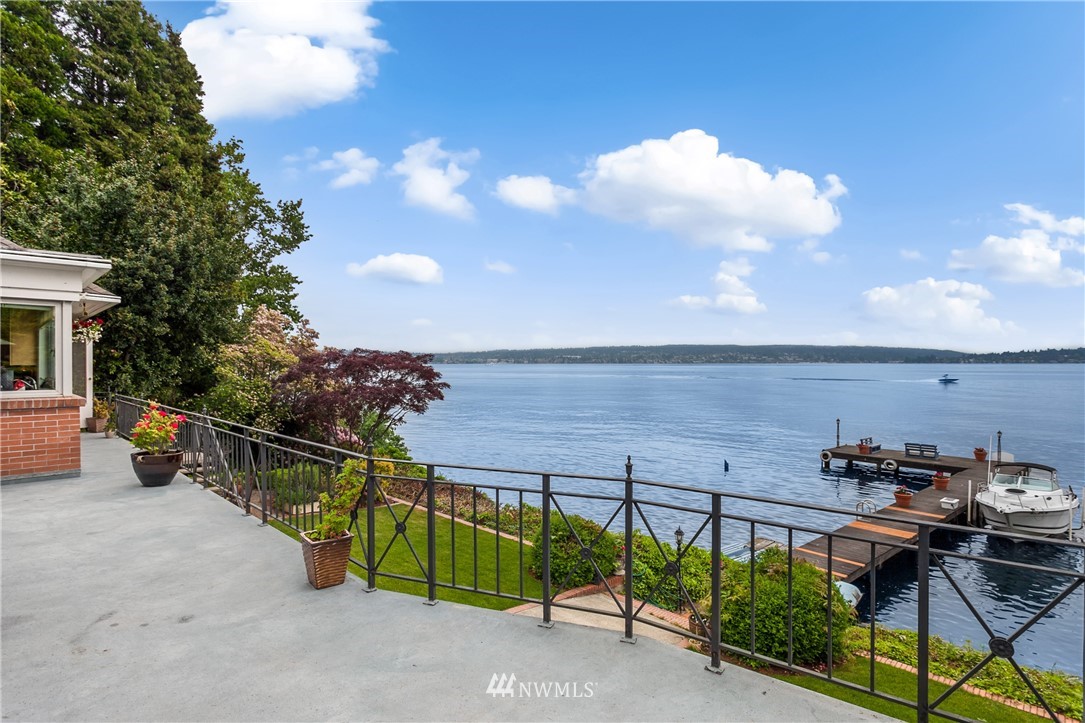 6503 Northeast Windermere Road Seattle, WA 98105 - Photo 11 of 18