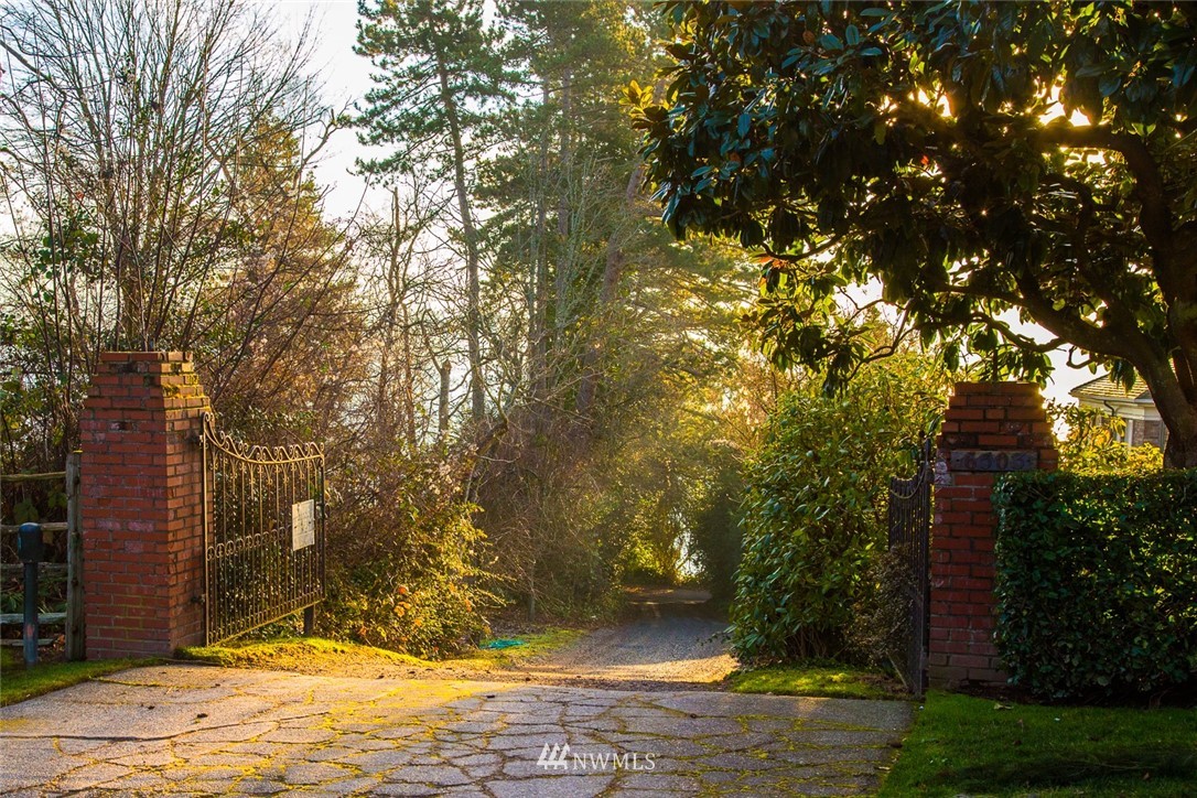 6503 Northeast Windermere Road Seattle, WA 98105 - Photo 17 of 18