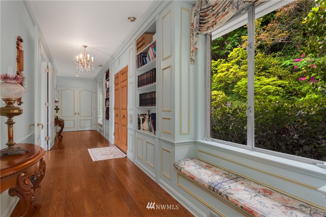 6503 Northeast Windermere Road Seattle, WA 98105 - Photo 10 of 18