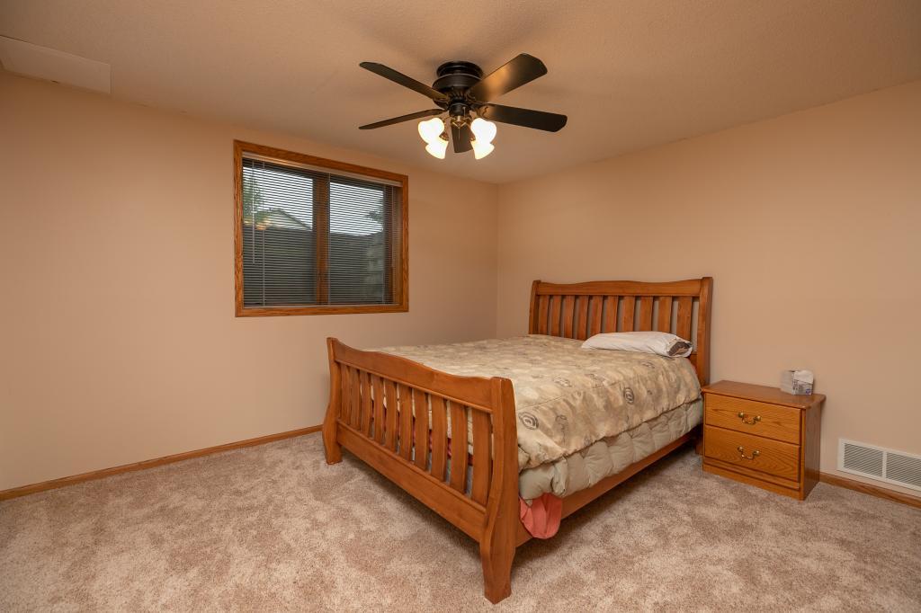 5709 Colonial Lane Rochester, MN 55904 - Photo 31 of 58